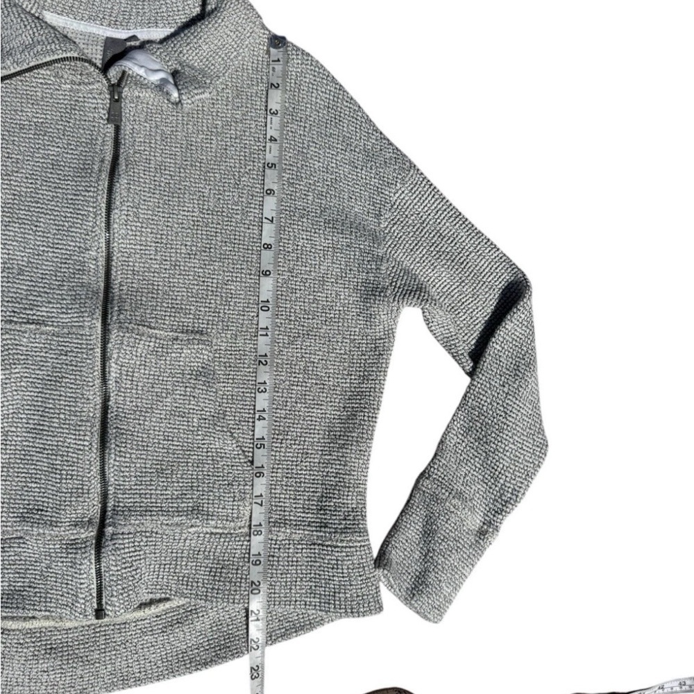 Sweaty Betty Restful Boucle Full Zip Sweater Jacket Size Medium Gray Textured - Picture 7 of 7